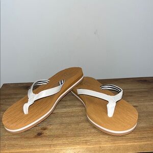 White and Tan Thong Sandals with Y-Strap Design